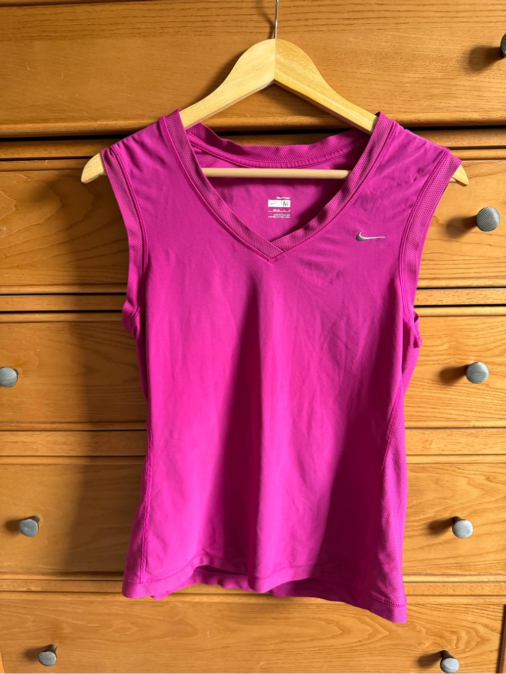 Nike Fit Dry Womens Fuchsia Pink V-neck Athletic Gym Training Tank Top Size M